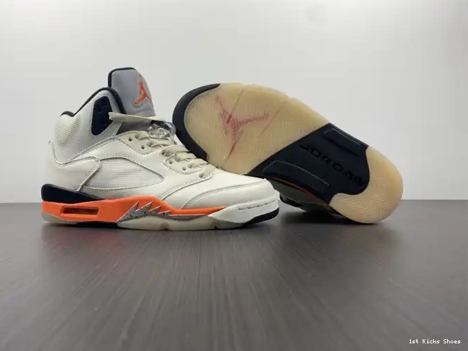 1st Kicks Shoes 5 DC1060-100 Jordan Retro Orange Total 0525